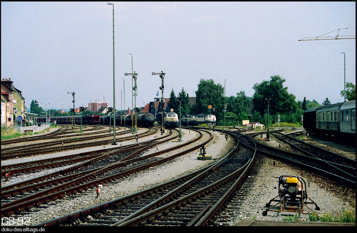 Strecken und Bahnhöfe